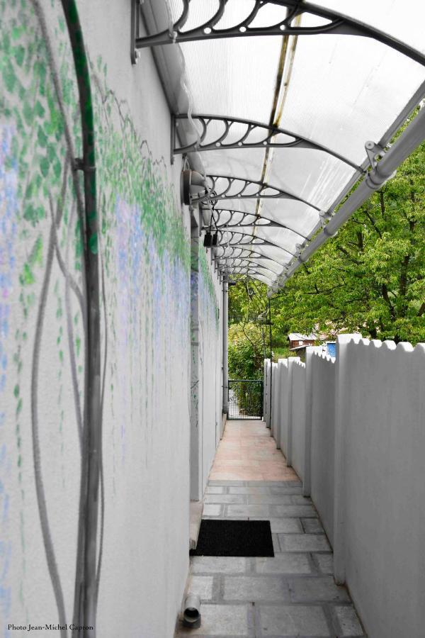 Les Glycines Mauves Acomodação com café da manhã Braine-lʼAlleud Exterior foto